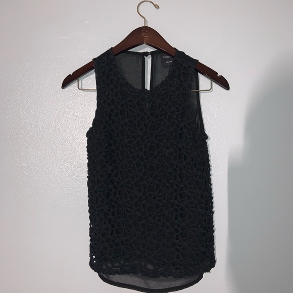 Black top - Picture 1 of 1